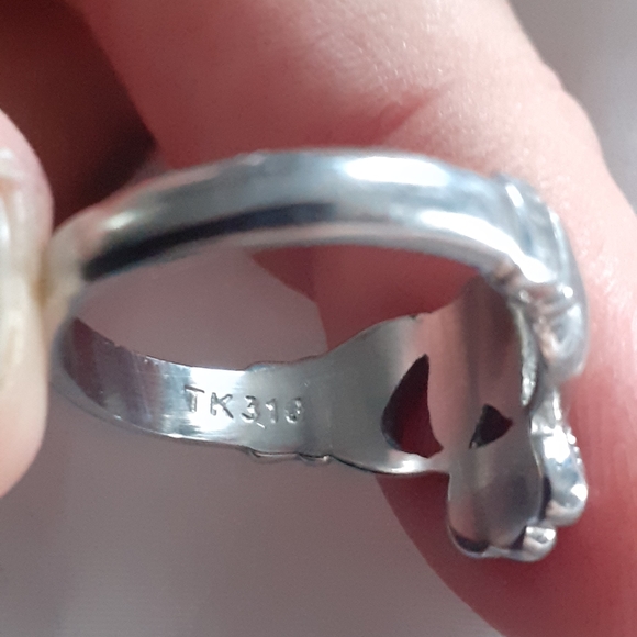 Silver Irish Calddagh ring - Picture 6 of 6